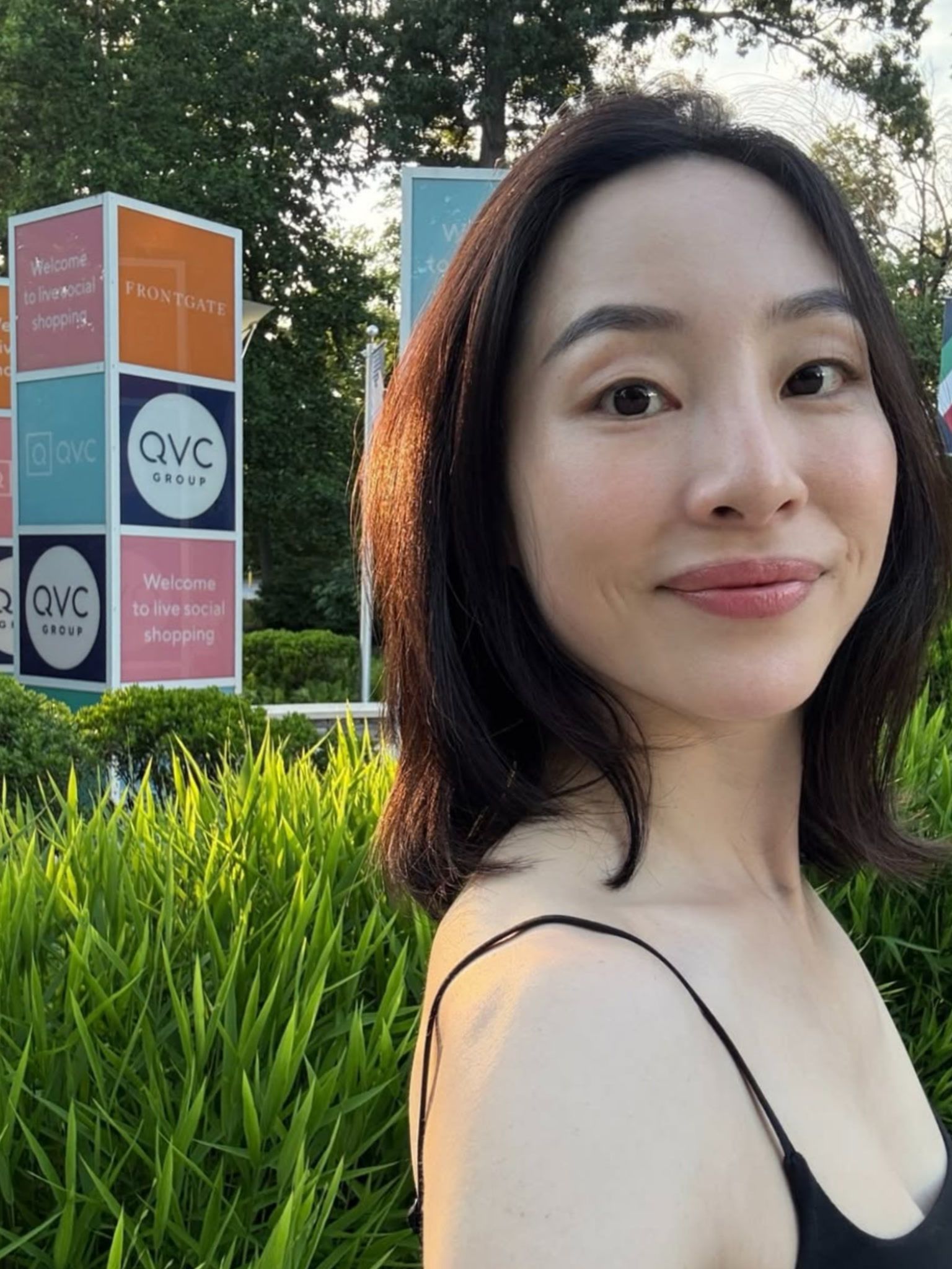  CoverShort Desktop Influencer Portrait: Sara Jane Ho