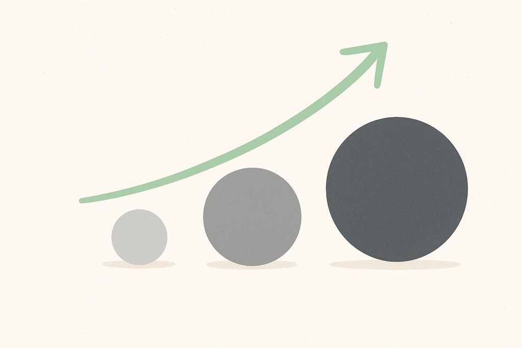 Illustration of three circles increasing in size, symbolizing progressive overload in training, with a green arrow indicating upward growth.